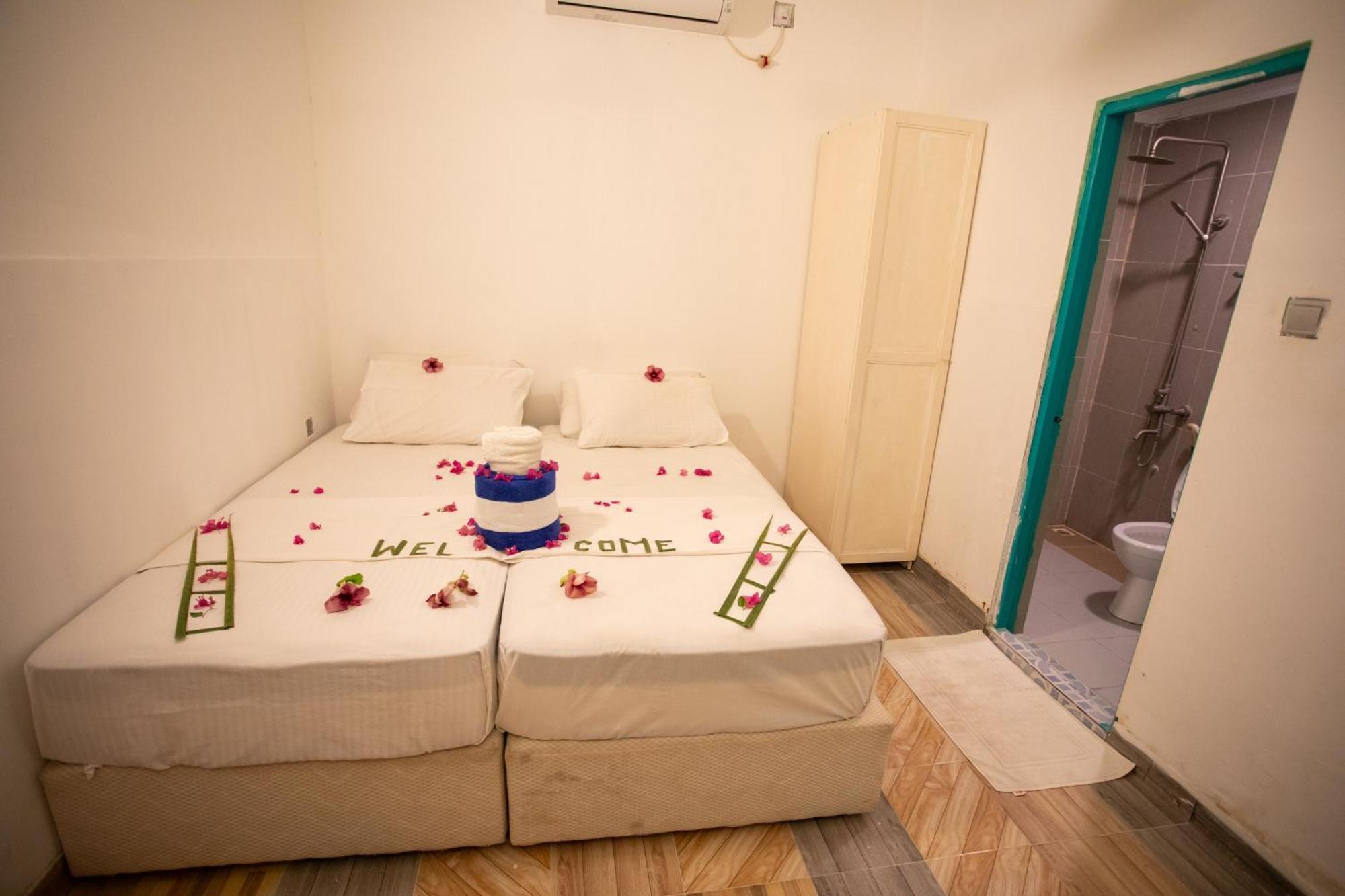 Ihaven Thulusdhoo Hotel Exterior foto