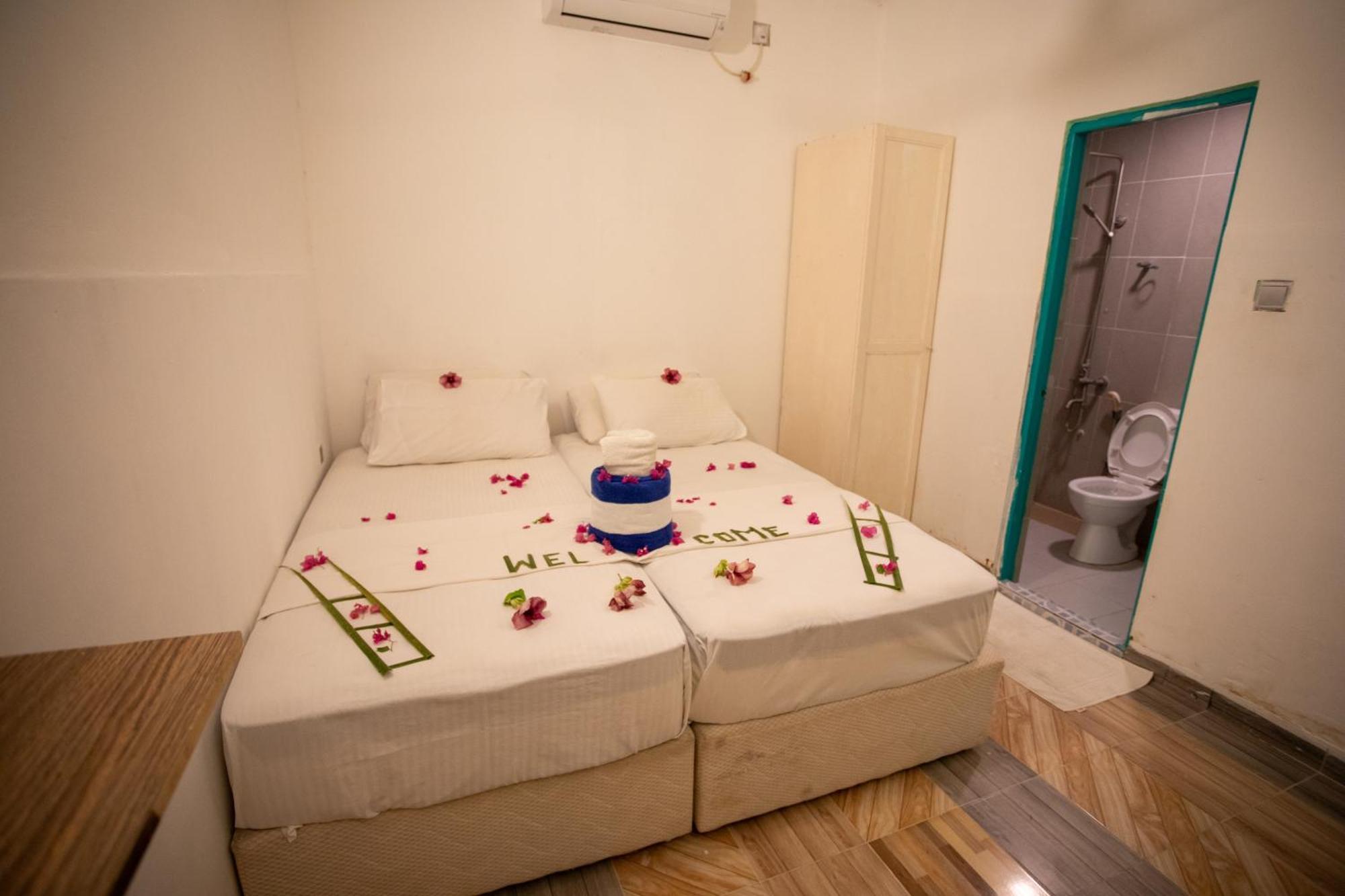 Ihaven Thulusdhoo Hotel Exterior foto