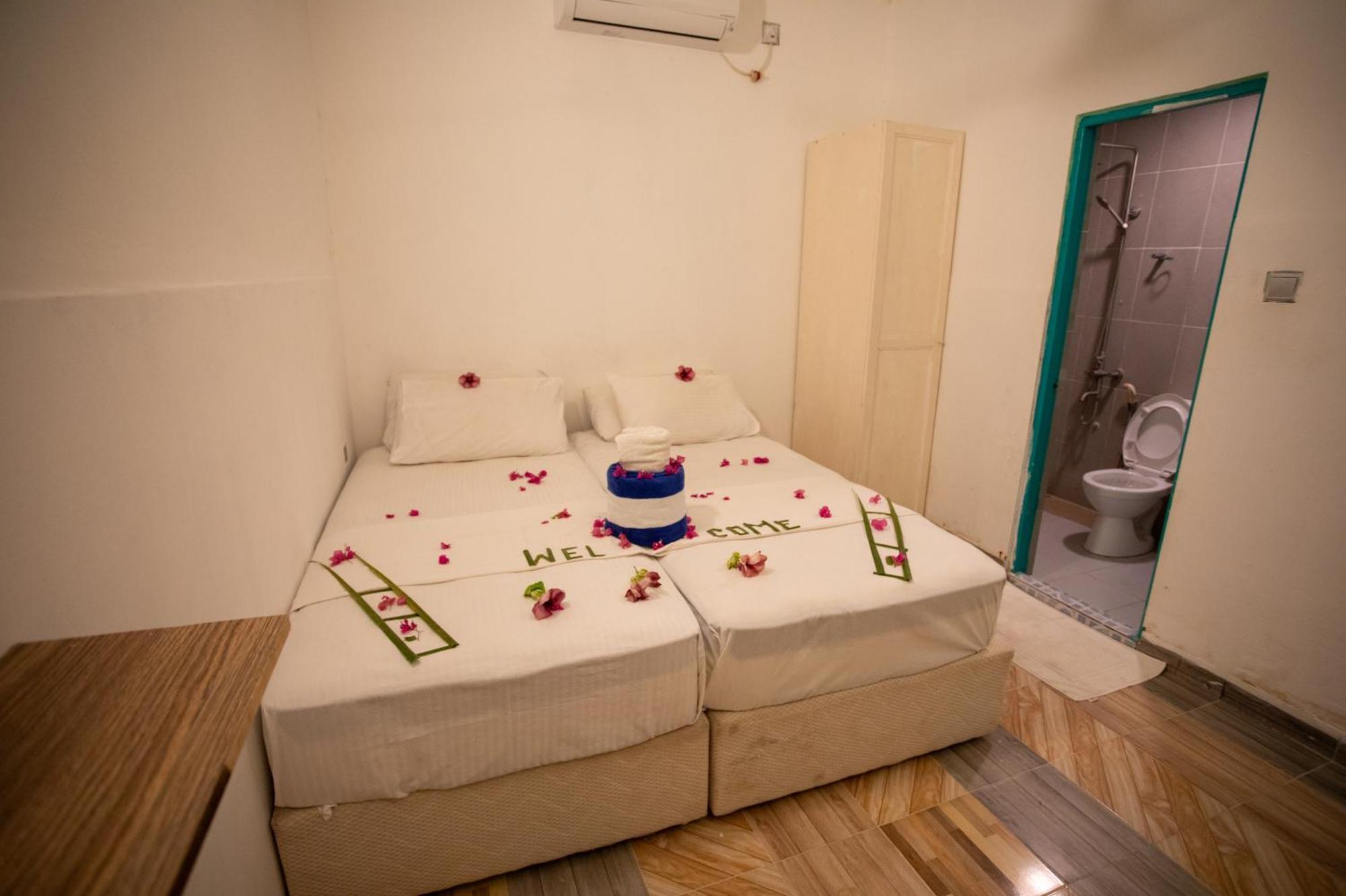 Ihaven Thulusdhoo Hotel Exterior foto