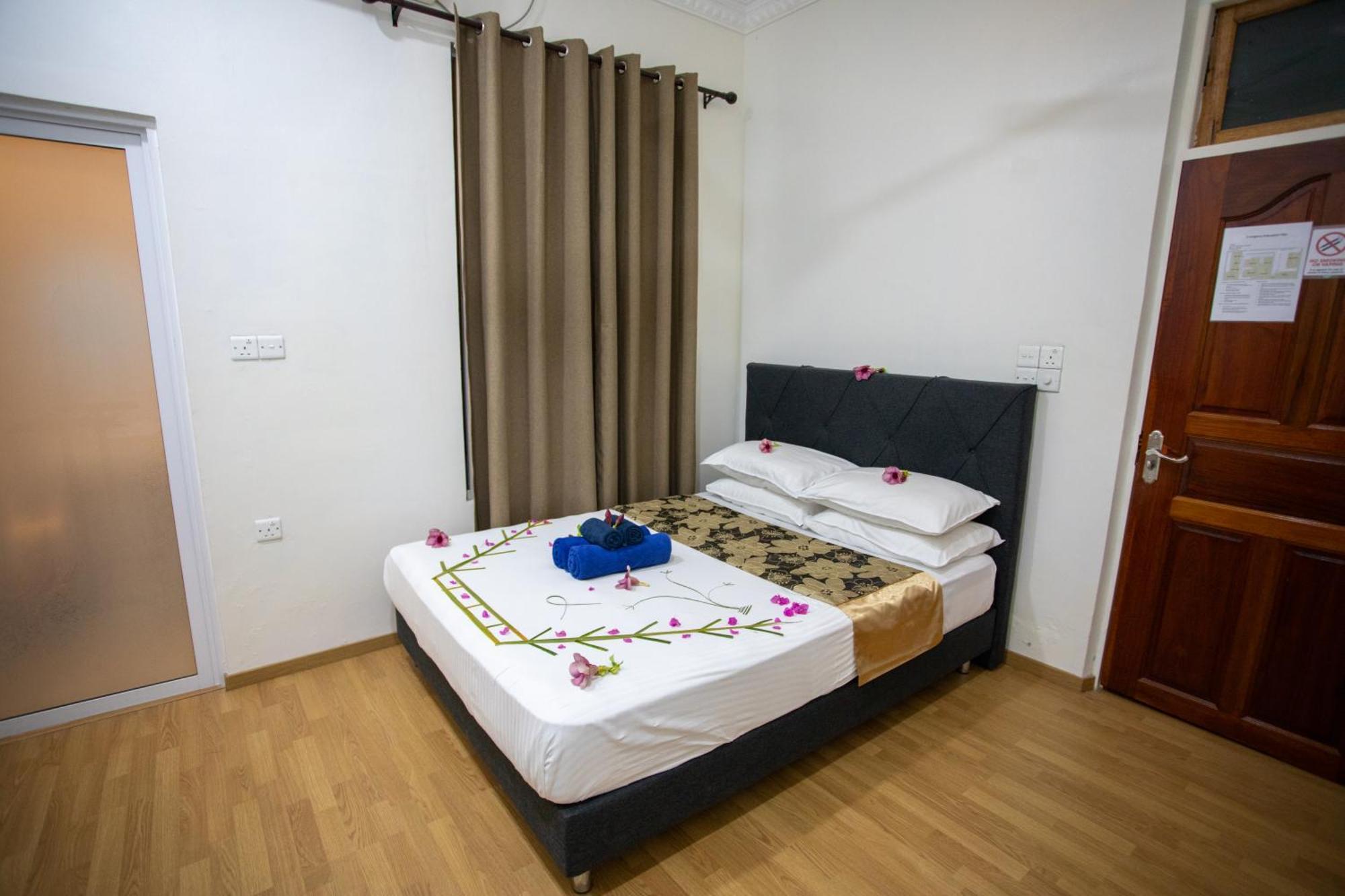 Ihaven Thulusdhoo Hotel Exterior foto
