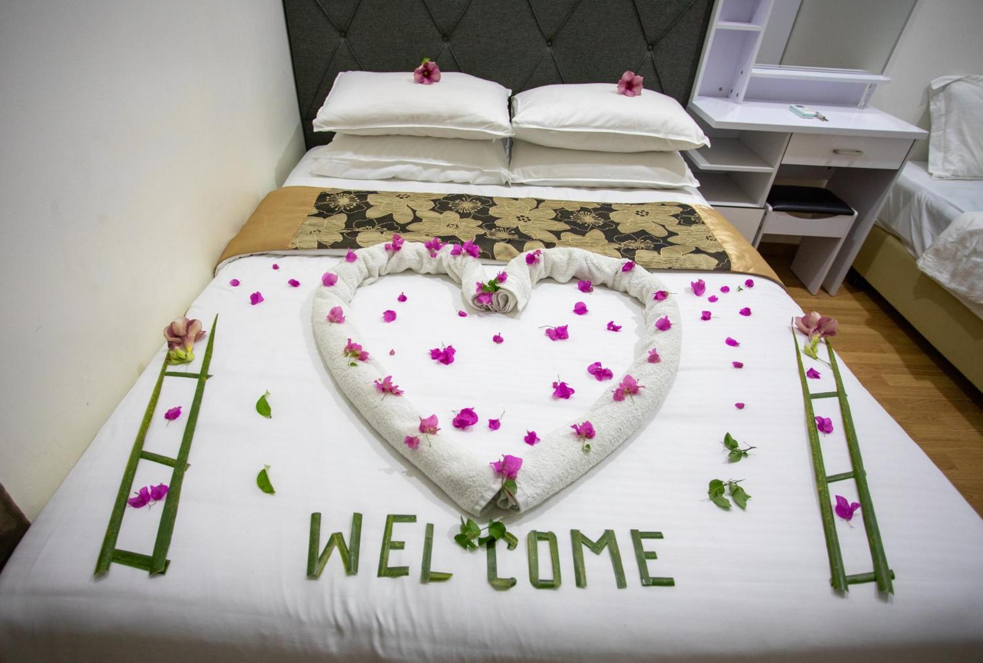 Ihaven Thulusdhoo Hotel Exterior foto