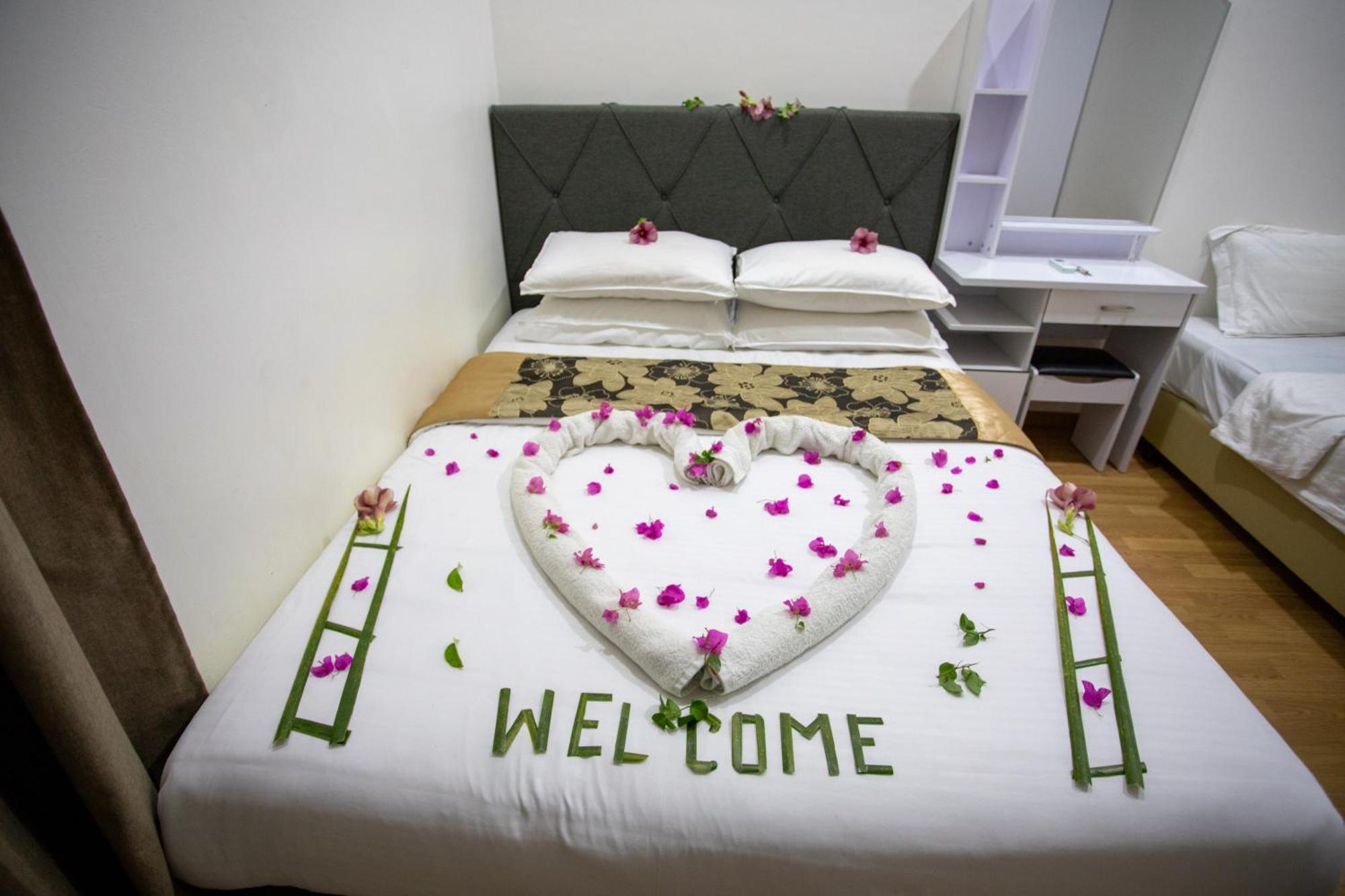 Ihaven Thulusdhoo Hotel Exterior foto